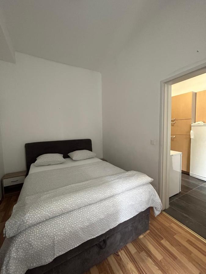 Dom Apartment Wina Bagian luar foto